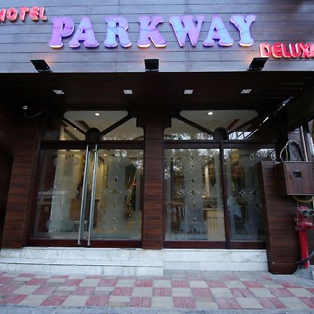 Hotel Parkway Deluxe New Delhi Exterior photo