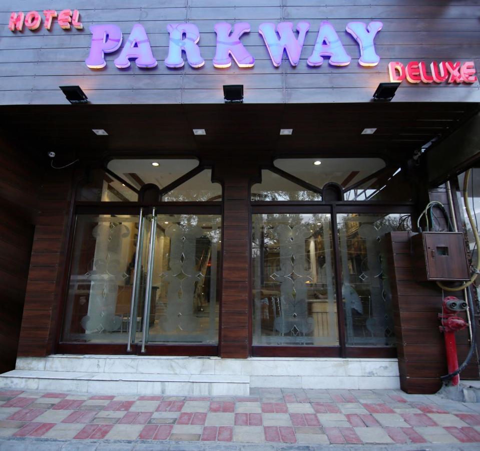 Hotel Parkway Deluxe New Delhi Exterior photo