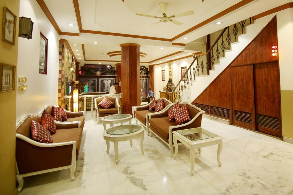 Hotel Parkway Deluxe New Delhi Exterior photo