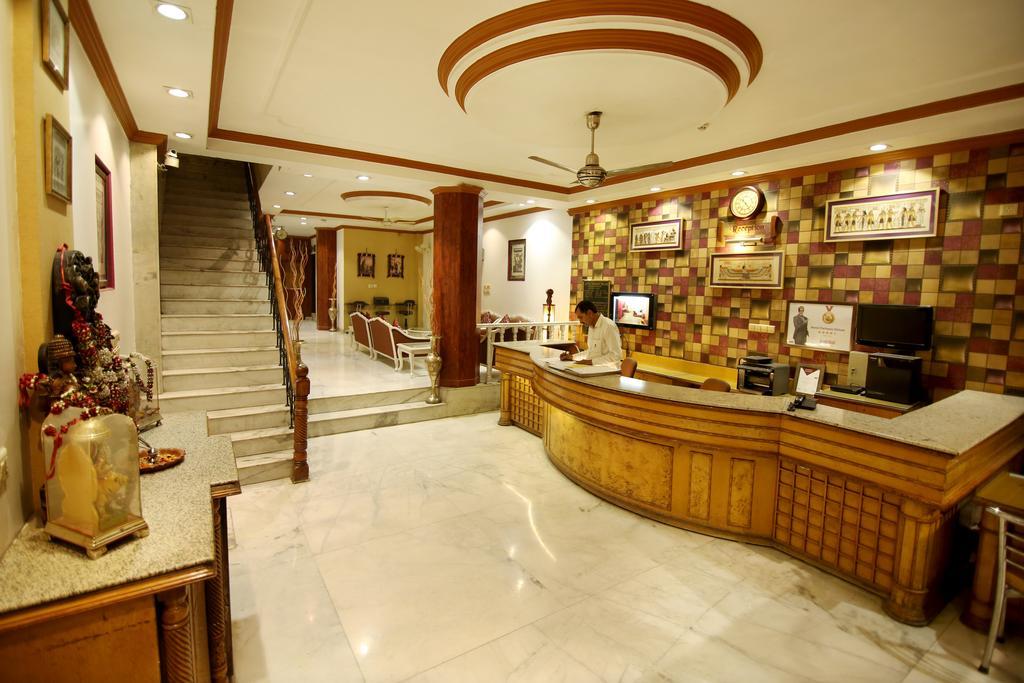 Hotel Parkway Deluxe New Delhi Exterior photo