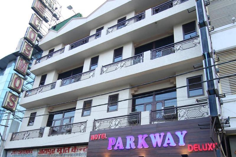 Hotel Parkway Deluxe New Delhi Exterior photo